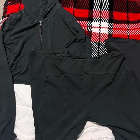 Fashion nova hoodie and pants set - Picture 2 of 6